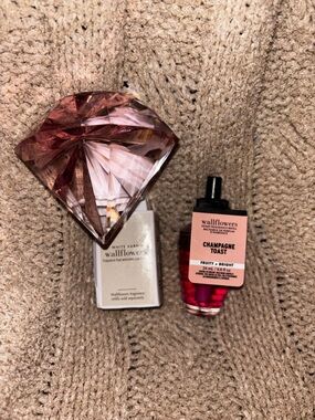 Bath & Body Works Wallflowers Pink Diamond Plug + Champagne Toast Refill NWT